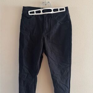 Express Black Skinny Jeans with Modern Appeal